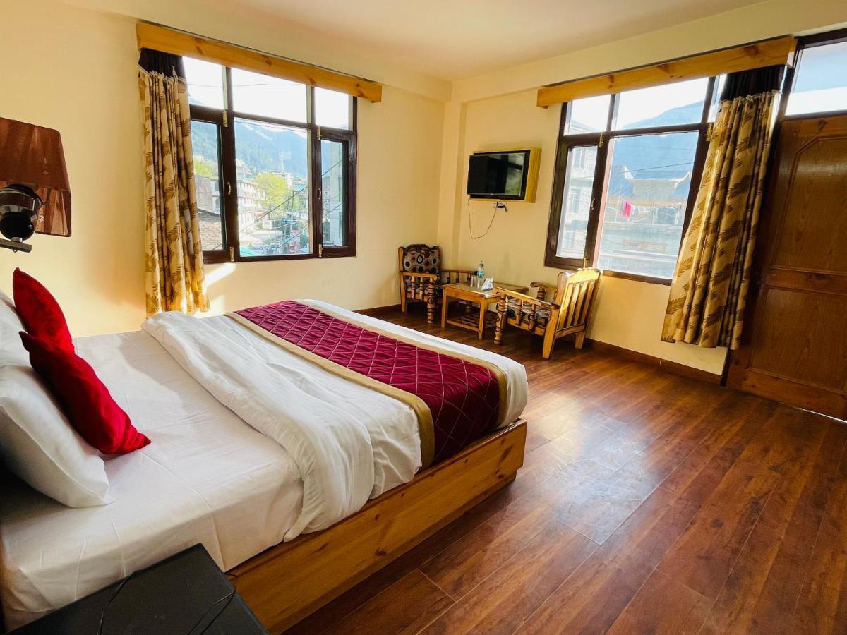 The Royal Majestic Mountain View Hotell Manāli Exteriör bild