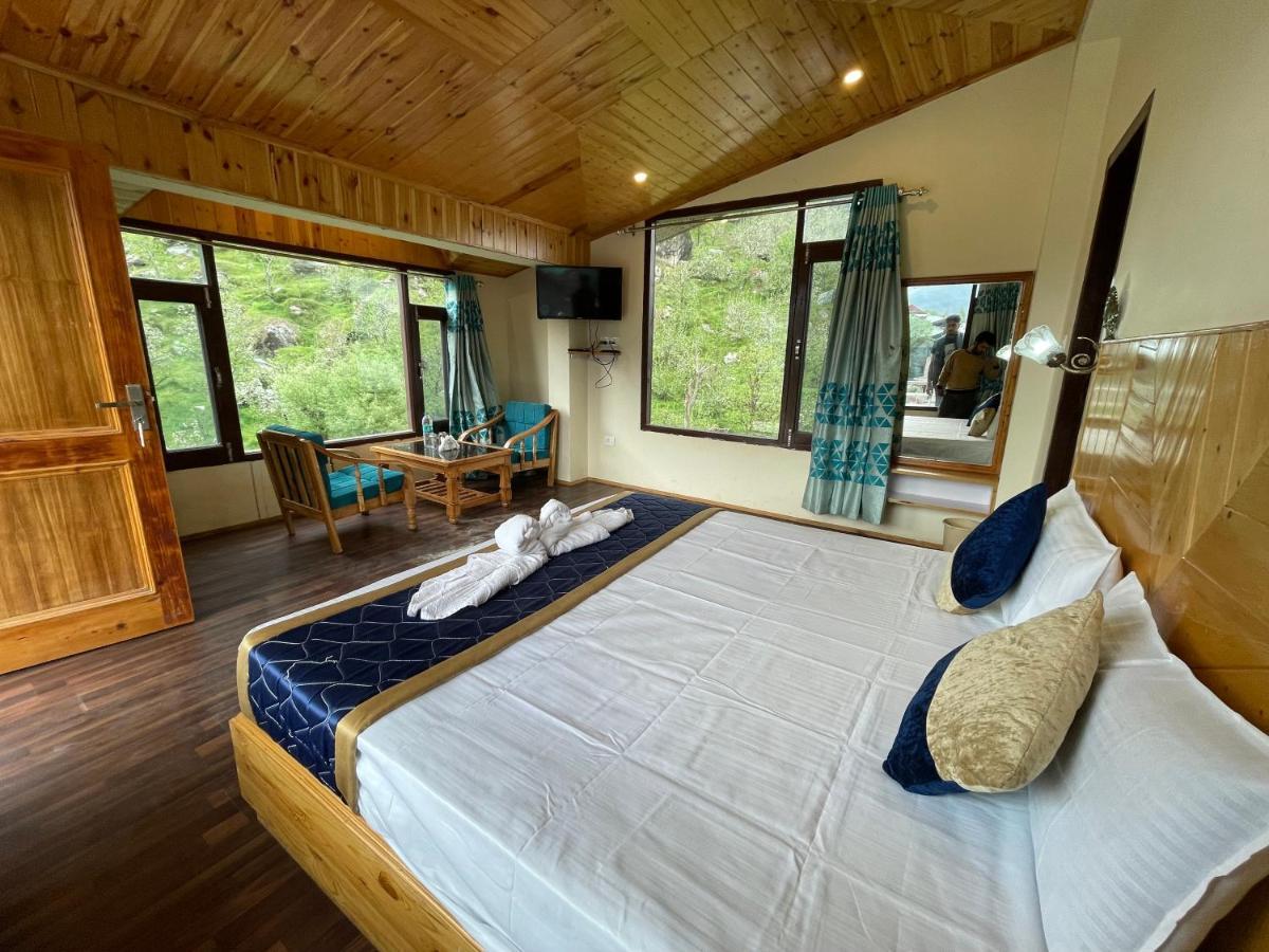 The Royal Majestic Mountain View Hotell Manāli Exteriör bild